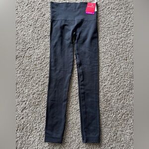 Spanx Black Shapewear Capri Size XS NWT‎